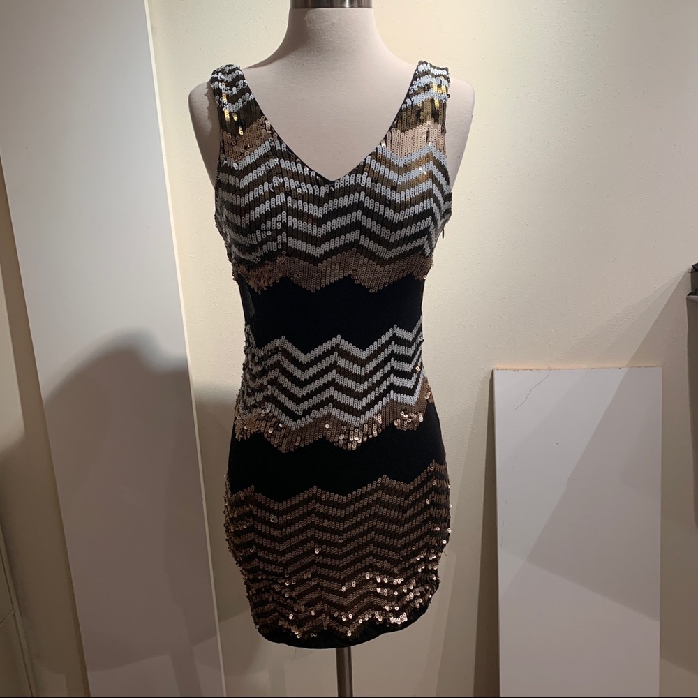 Mini dress - Picture 1 of 4